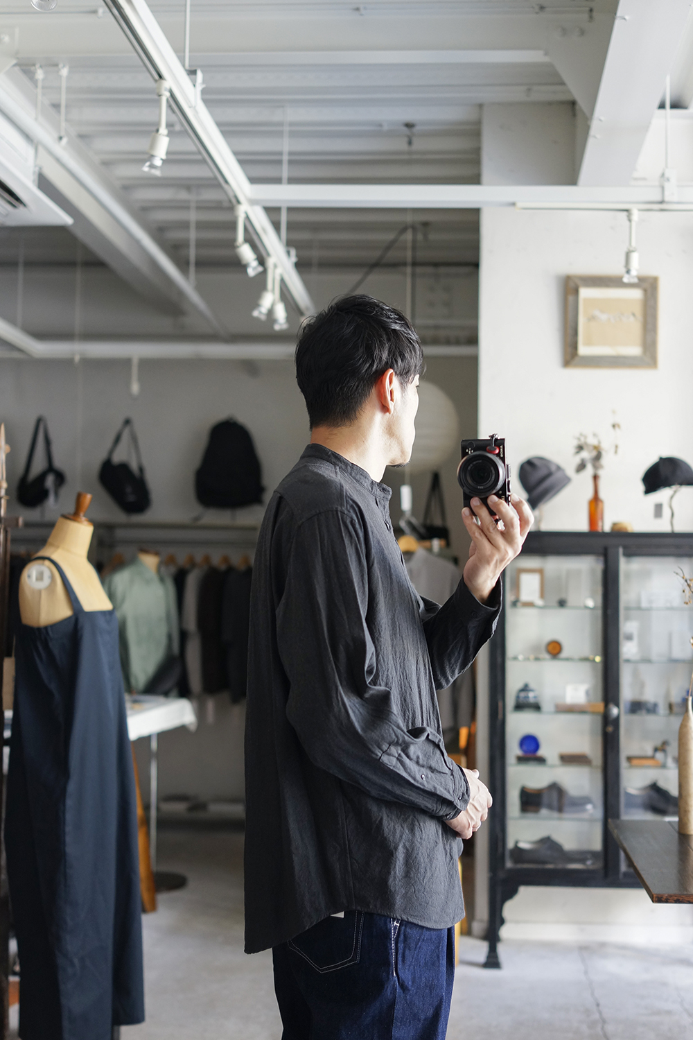 marka」WOOL×SILK STRIPE BAND COLLAR SHIRT ＆ 1TUCK CREASE JEANS