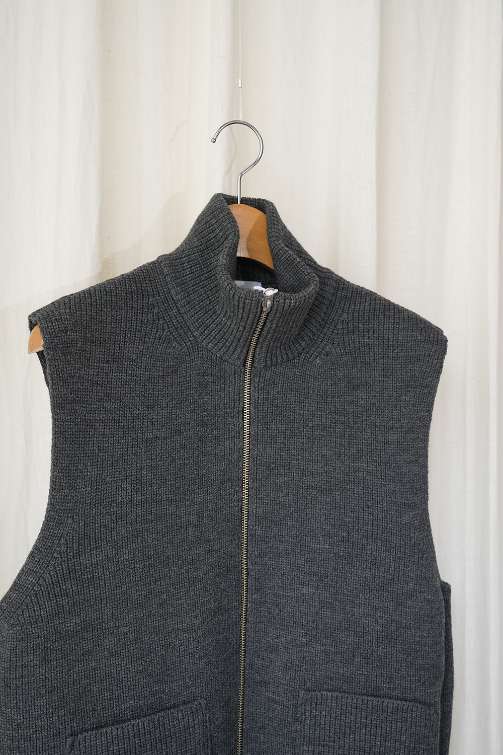 Mulesing Free Wool Knit Zip Vest | ANOTHER LOUNGE