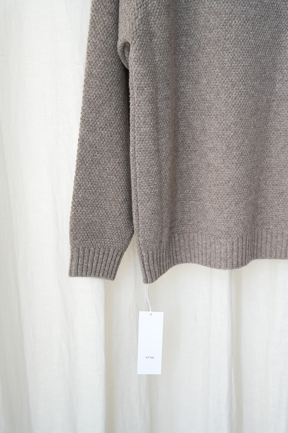 ATON (エイトン)WOOL KANOKO | MOCKNECK SWEATER-