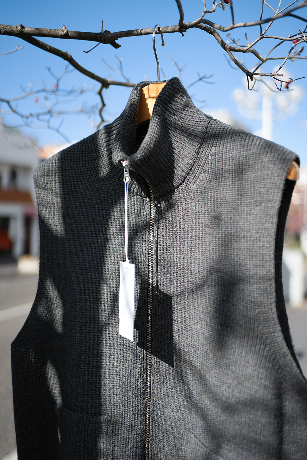 UNDECORATED」Mulesing Free Wool Knit Zip Vest | ANOTHER LOUNGE