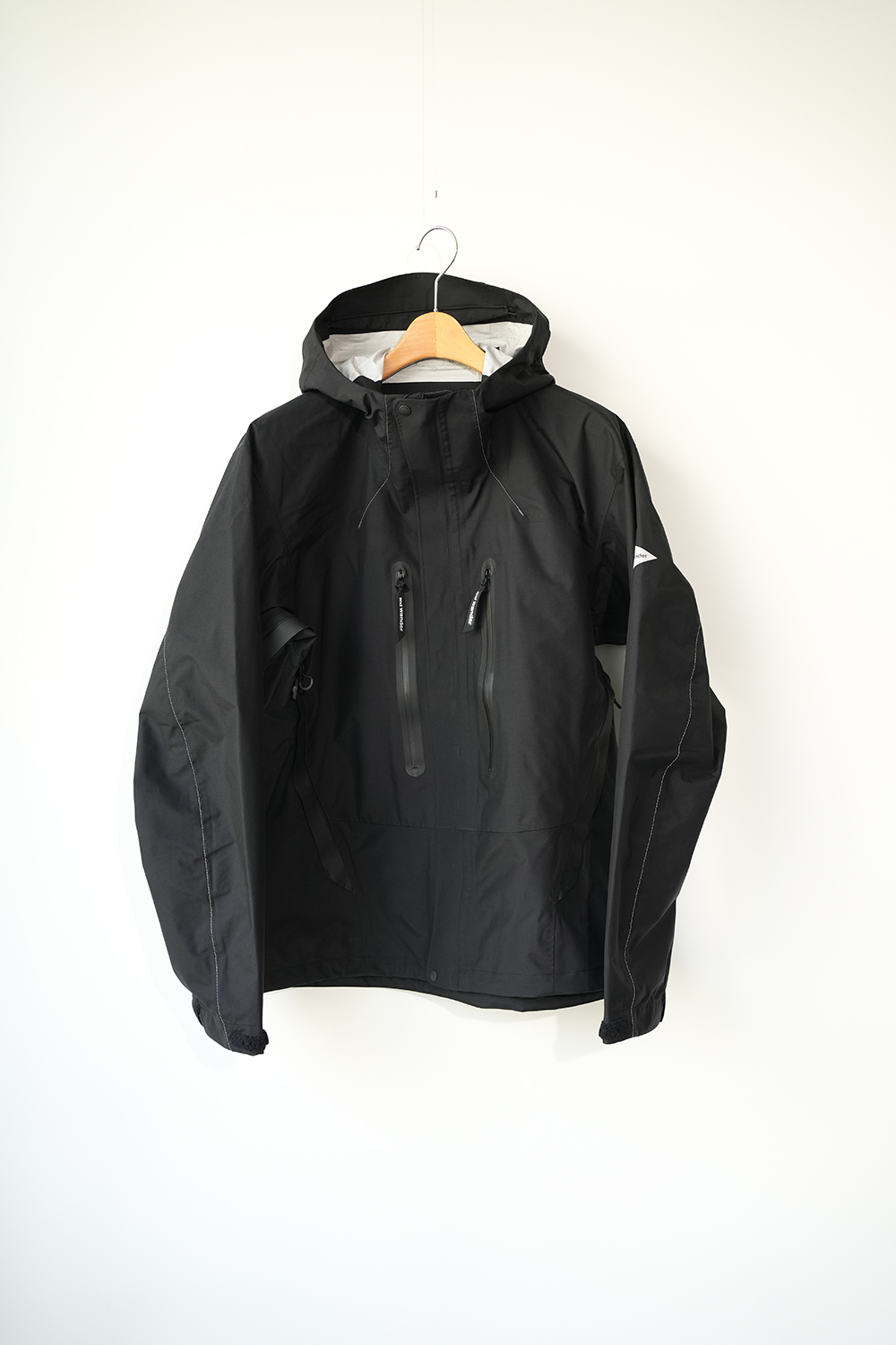 2.5L hiker rain jacket