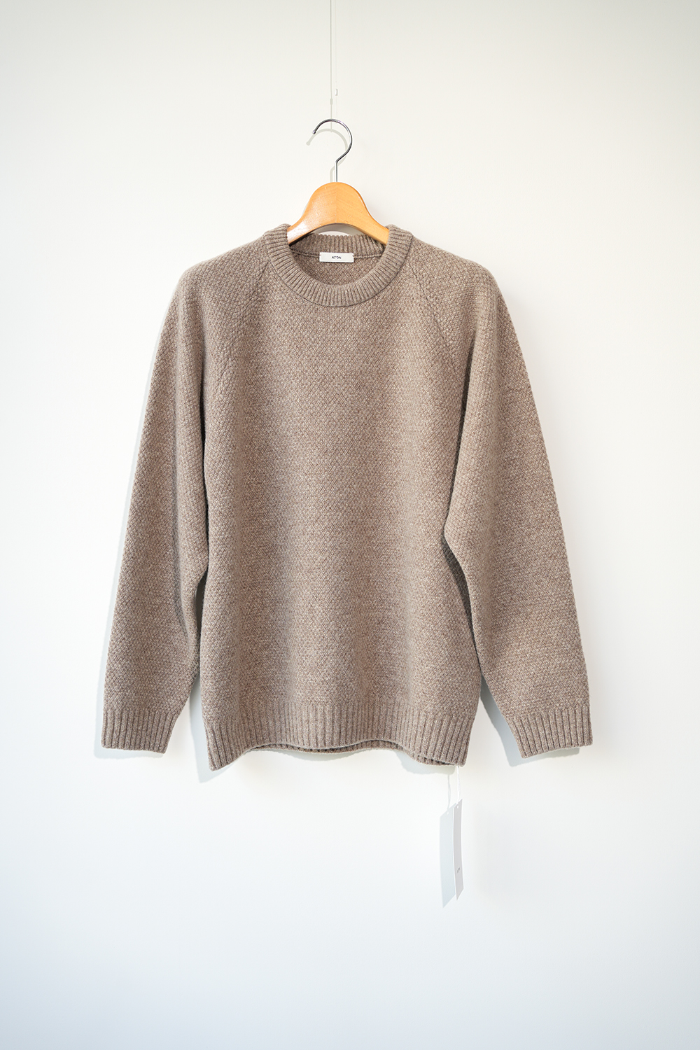 LAMBS WOOL CREWNECK SWEATER